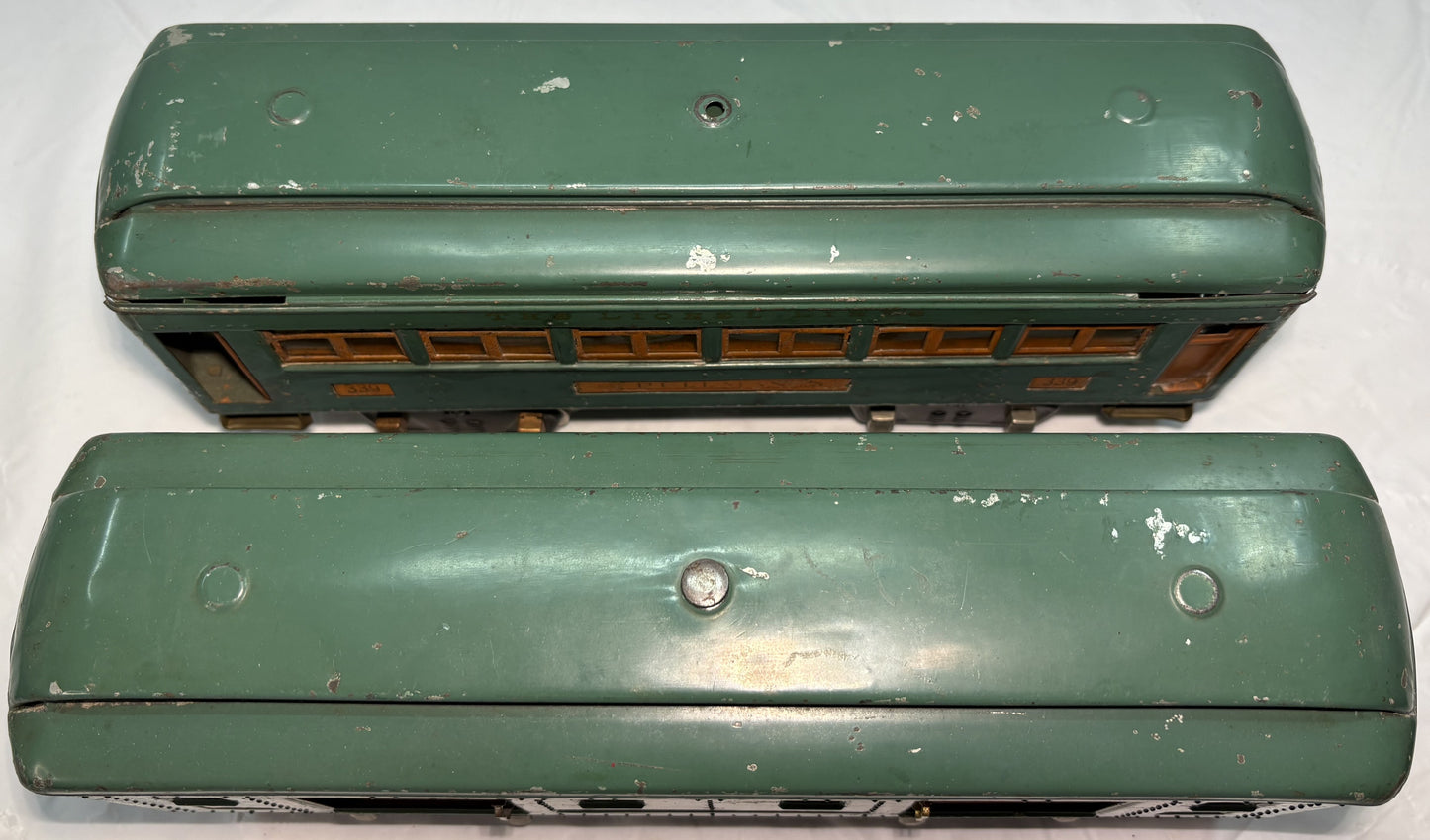 Lionel Pre War 332 Baggage & 339 Passenger Cars