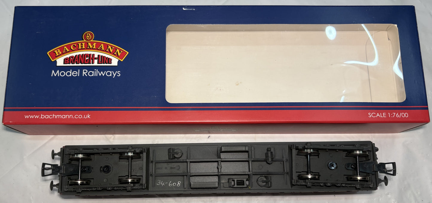 Bachmann Branchline 34-608 Mk1 Suburban 2nd open in BR crimson E48040 weathered