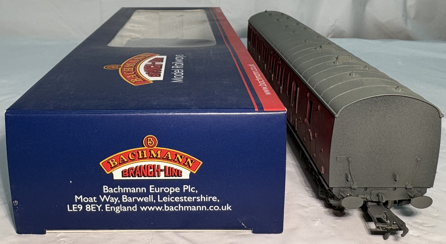 Bachmann Branchline 34-631 Mk1 Suburban 2nd brake in BR crimson W43106 weathered