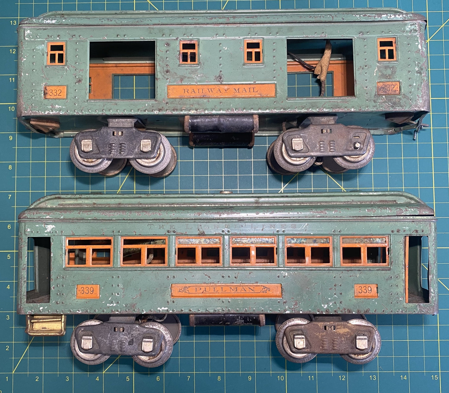 Lionel Pre War #332, 339 Pullman Cars