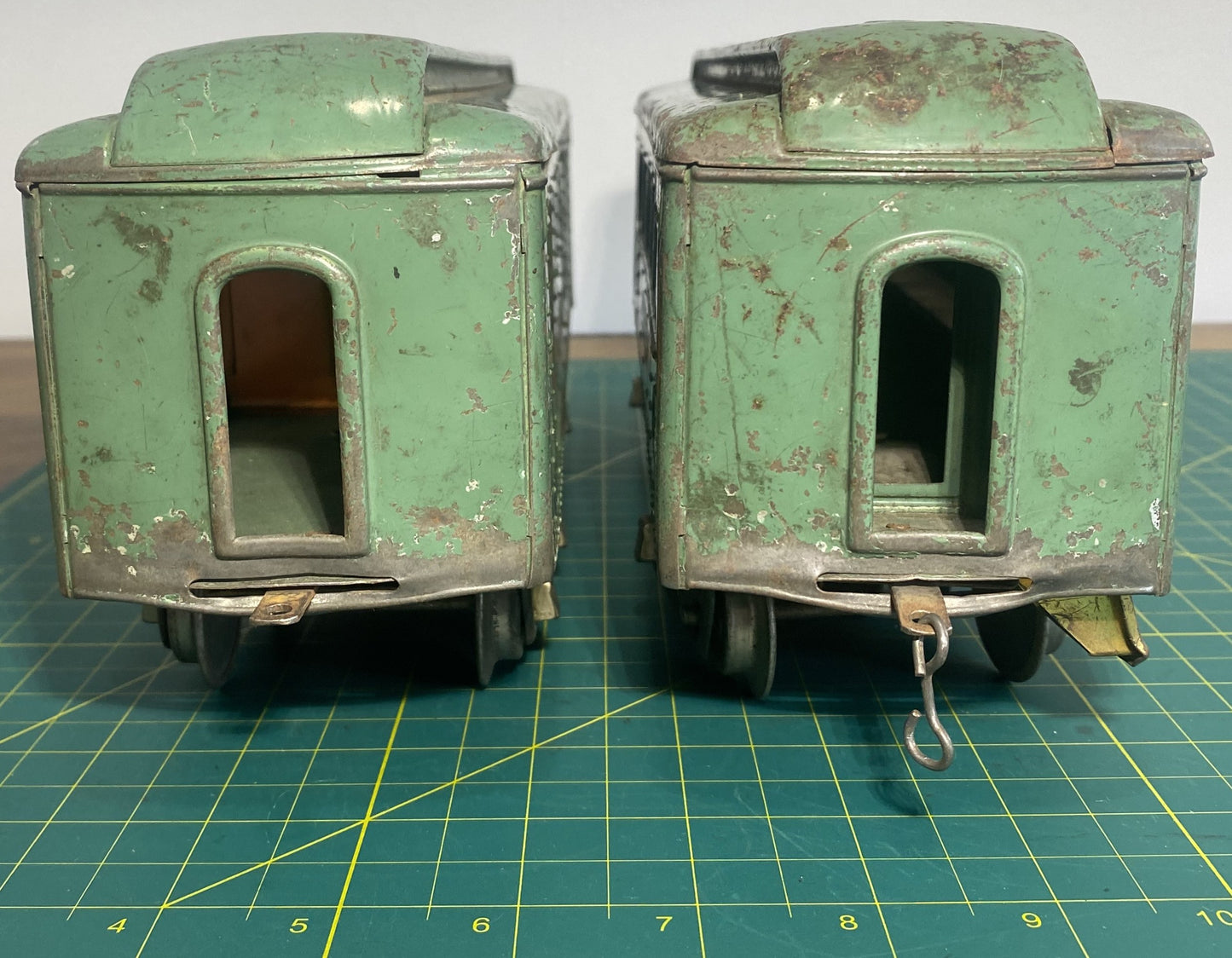 Lionel Pre War #332, 339 Pullman Cars