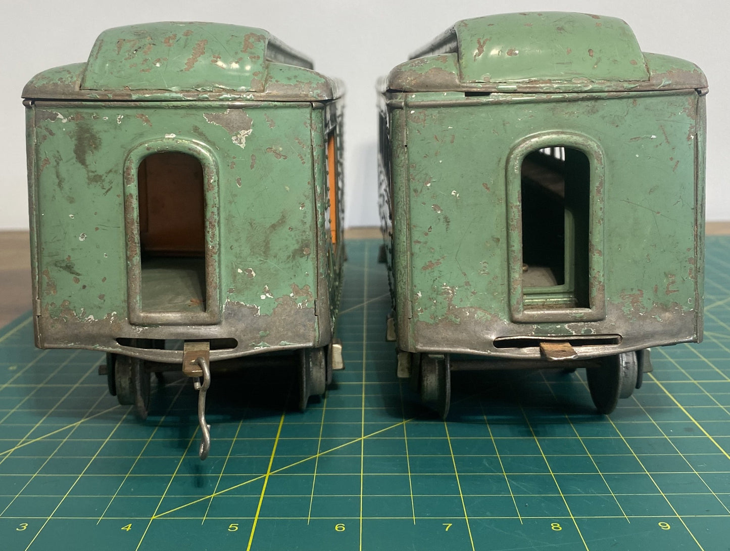 Lionel Pre War #332, 339 Pullman Cars