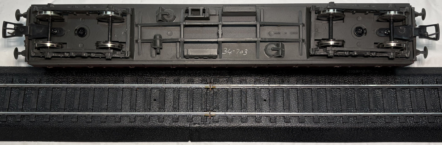 Bachmann Branch Line 34-703 Mk1 Suburban composite in BR crimson - E41010 weathered