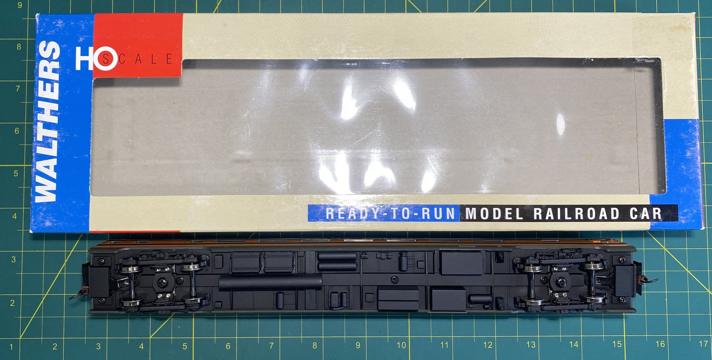 Walthers #932-9045 GN Empire Scheme-Partial Lettered