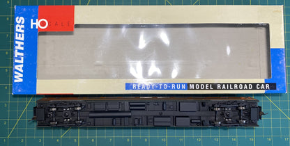 Walthers #932-9045 GN Empire Scheme-Partial Lettered