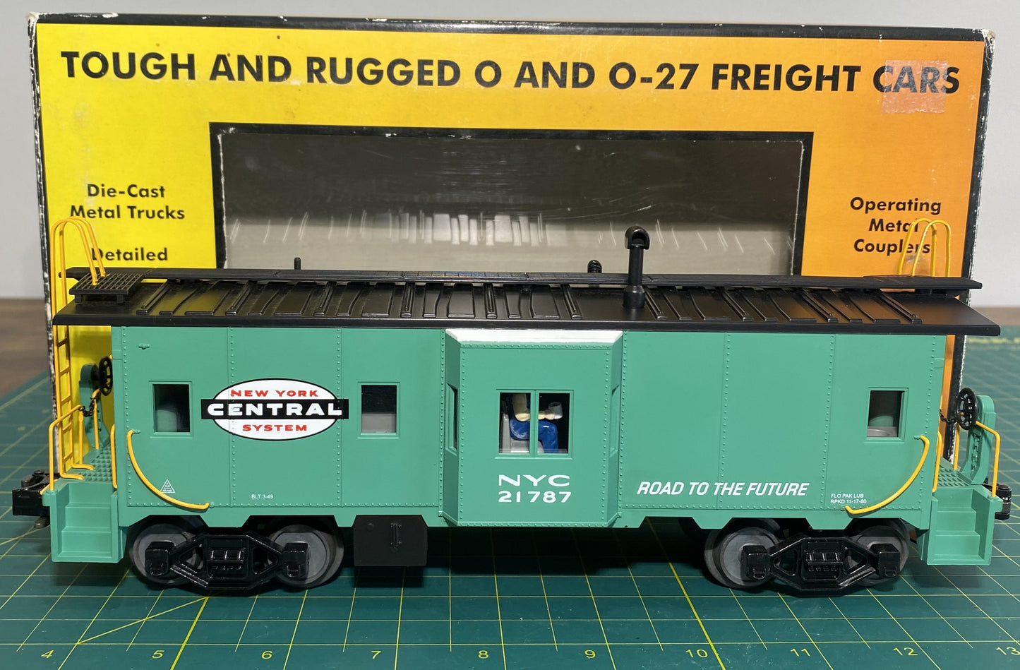 Rail King #30-7739 New York Central Bay Window Caboose