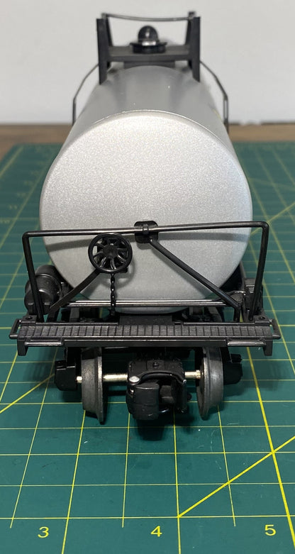 Lionel 6-17910 O Gauge Sunoco Unibody Tank Car #7900