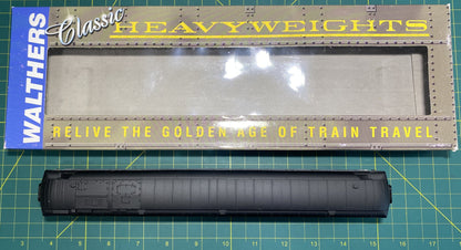 Walthers Santa Fe-Style Heavyweight 70' Coach Pullman Green w/black Roof