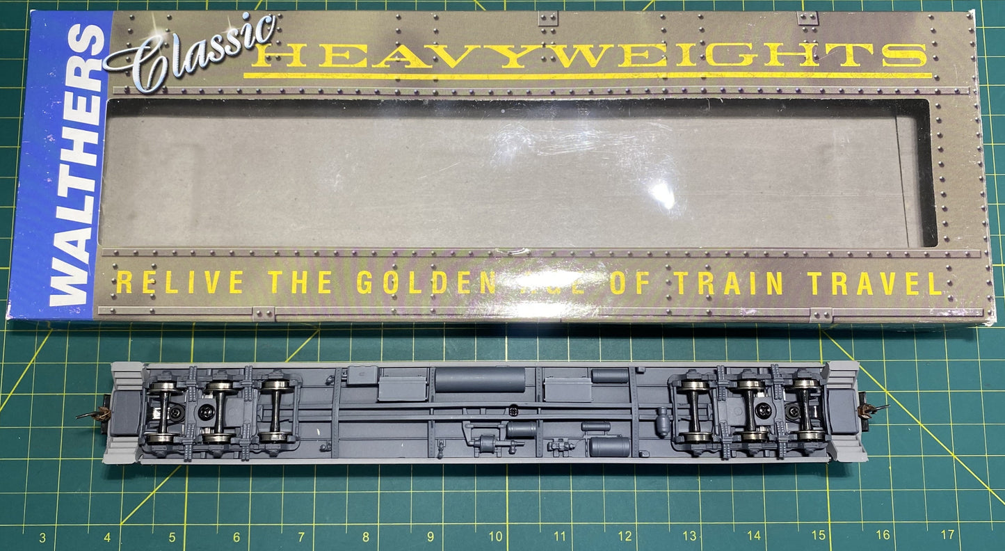 Walthers Santa Fe-Style Heavyweight 70' Coach Pullman Green w/black Roof
