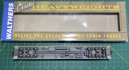 Walthers Santa Fe-Style Heavyweight 70' Coach Pullman Green w/black Roof