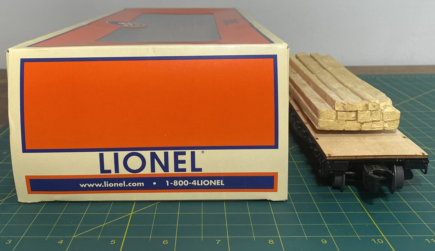 Lionel #6-82851 Northern Pacific 40' Flat w/ Lumber Load