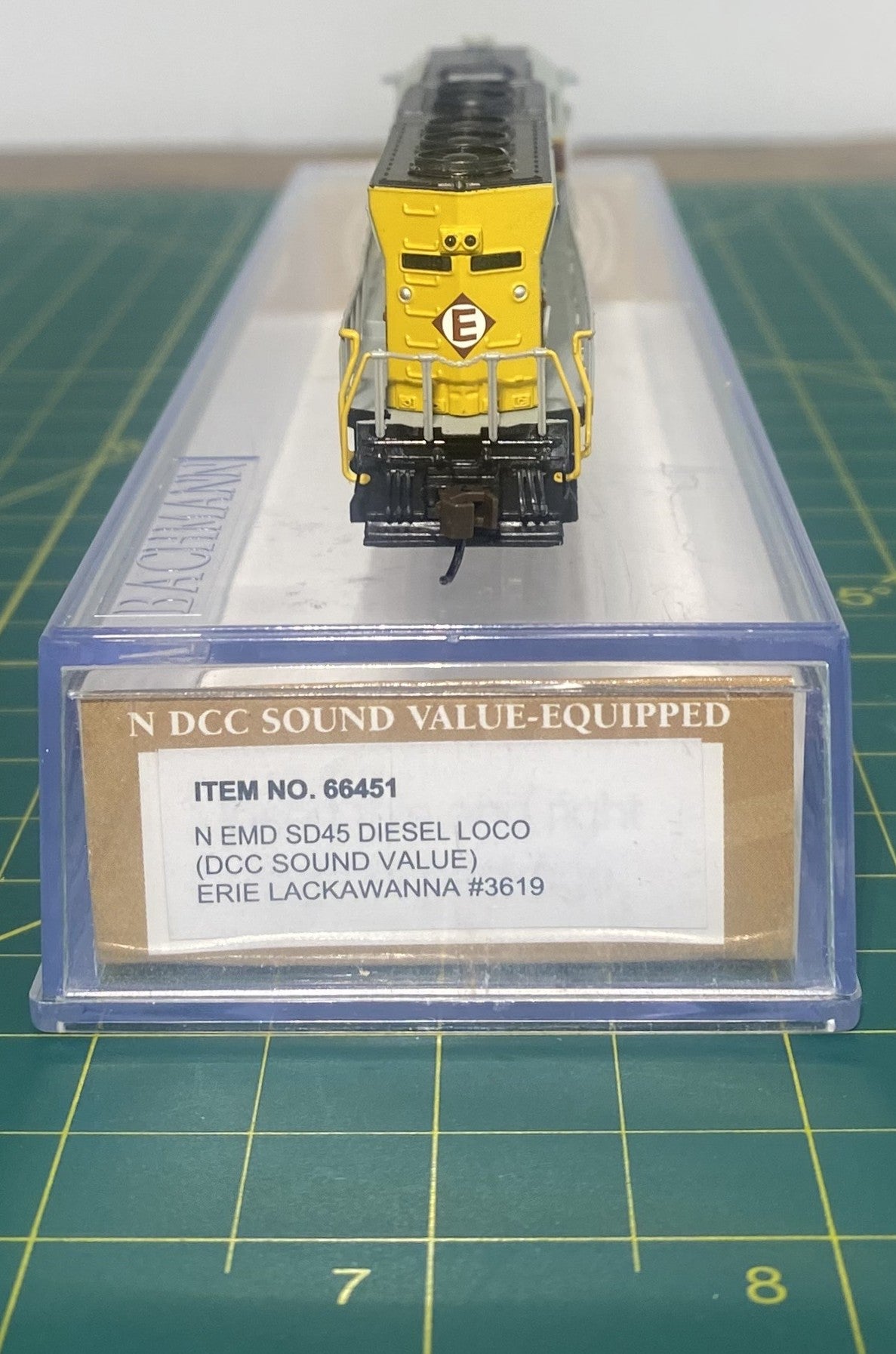 Bachmann #66451 EMD SD-45 Loco w/DCC Sound Erie Lackawanna w/DCC and Sound