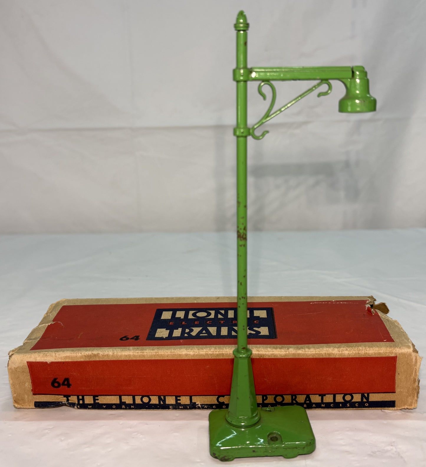 Lionel Post War 64 Highway Lamp Post