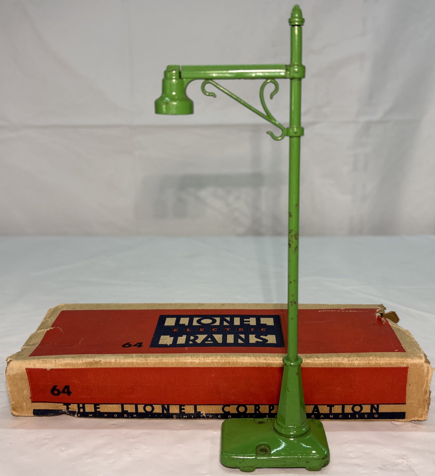 Lionel Post War 64 Highway Lamp Post