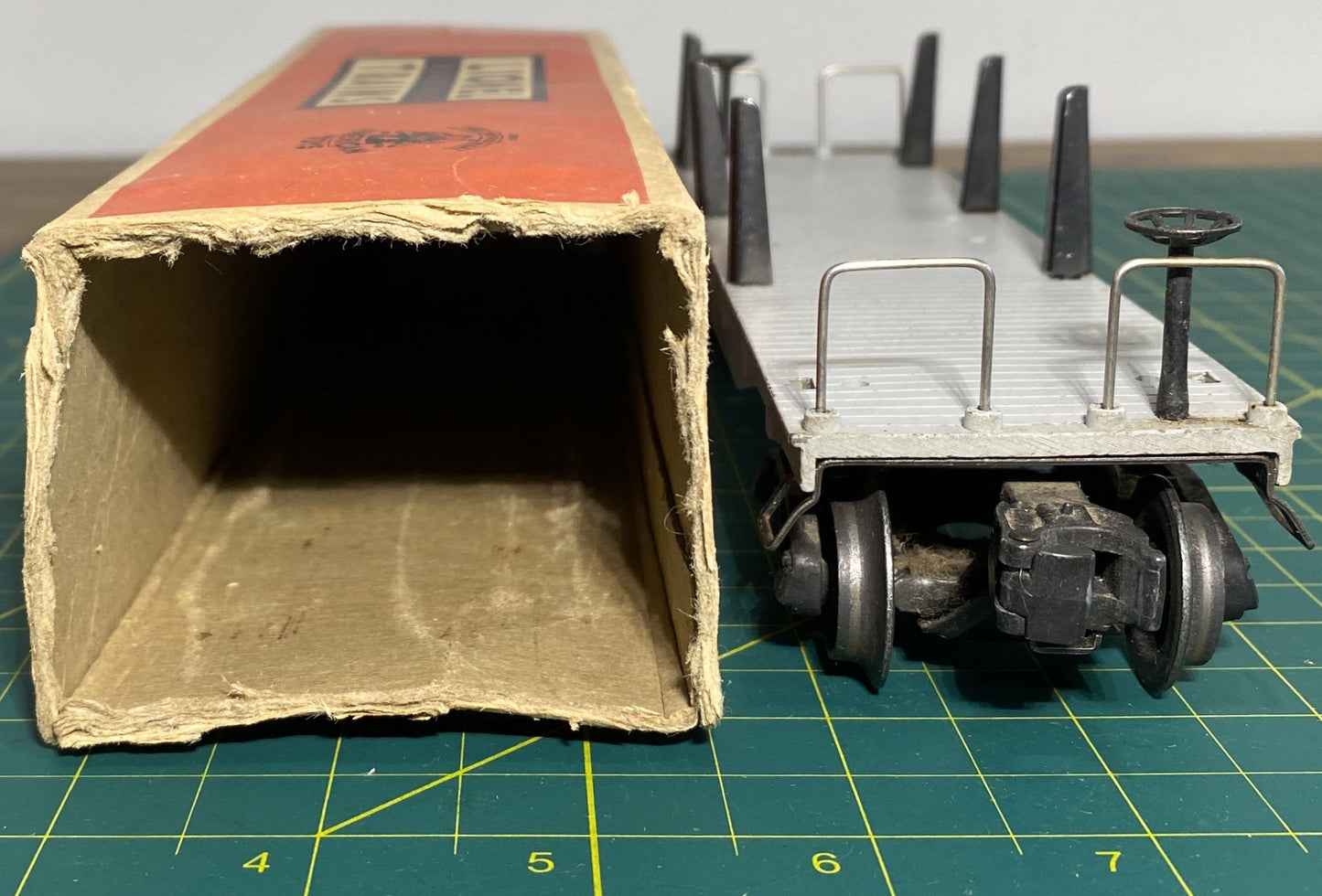 Lionel Post War #6411 Log Car