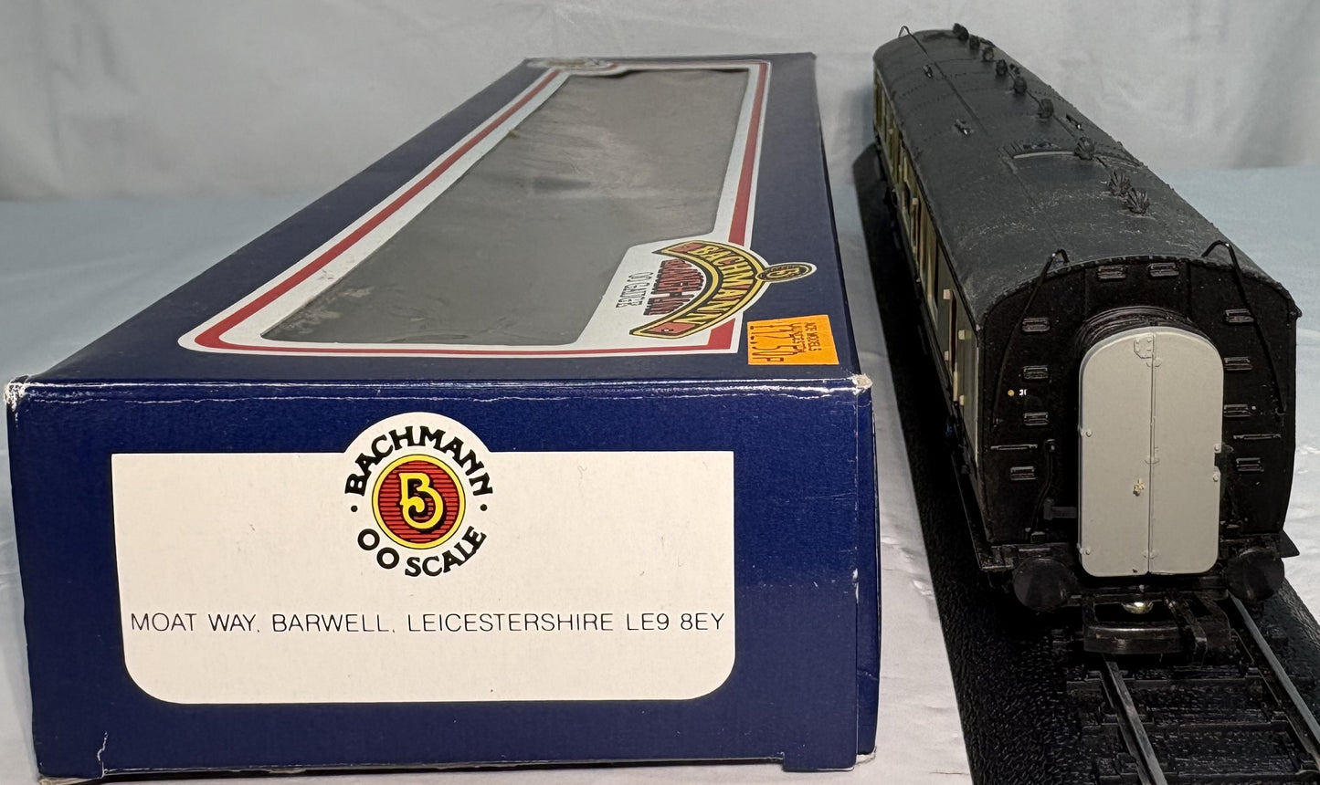 Bachmann Branchline 34-075 Collett 60' 3rd class brake coach 1655 in GWR Chocolate and Cream