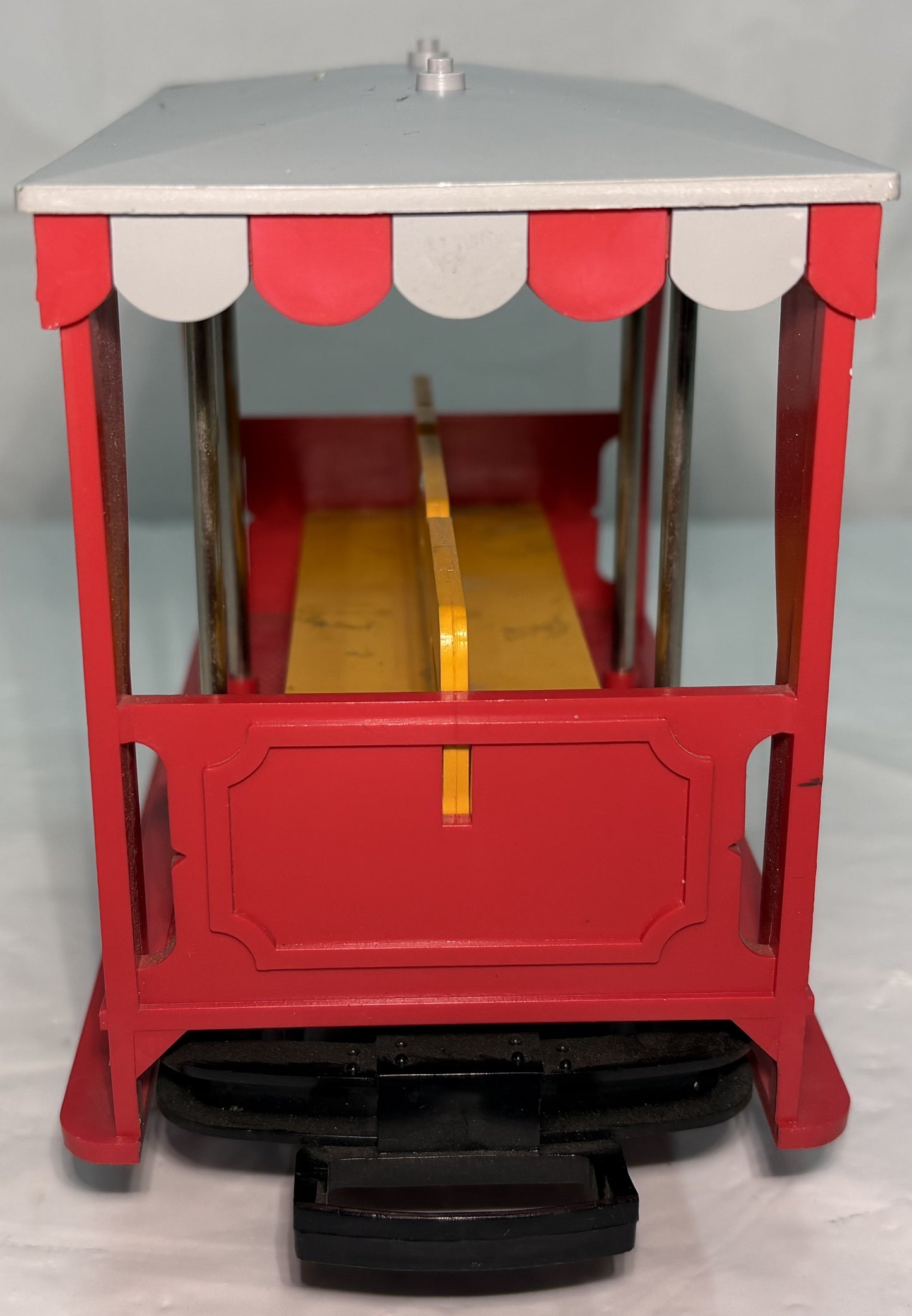 LGB 3041 O Gauge Sightseeing Car w/gray top