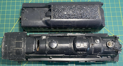 Lionel Post War Steam Locomotive and Tender #2037