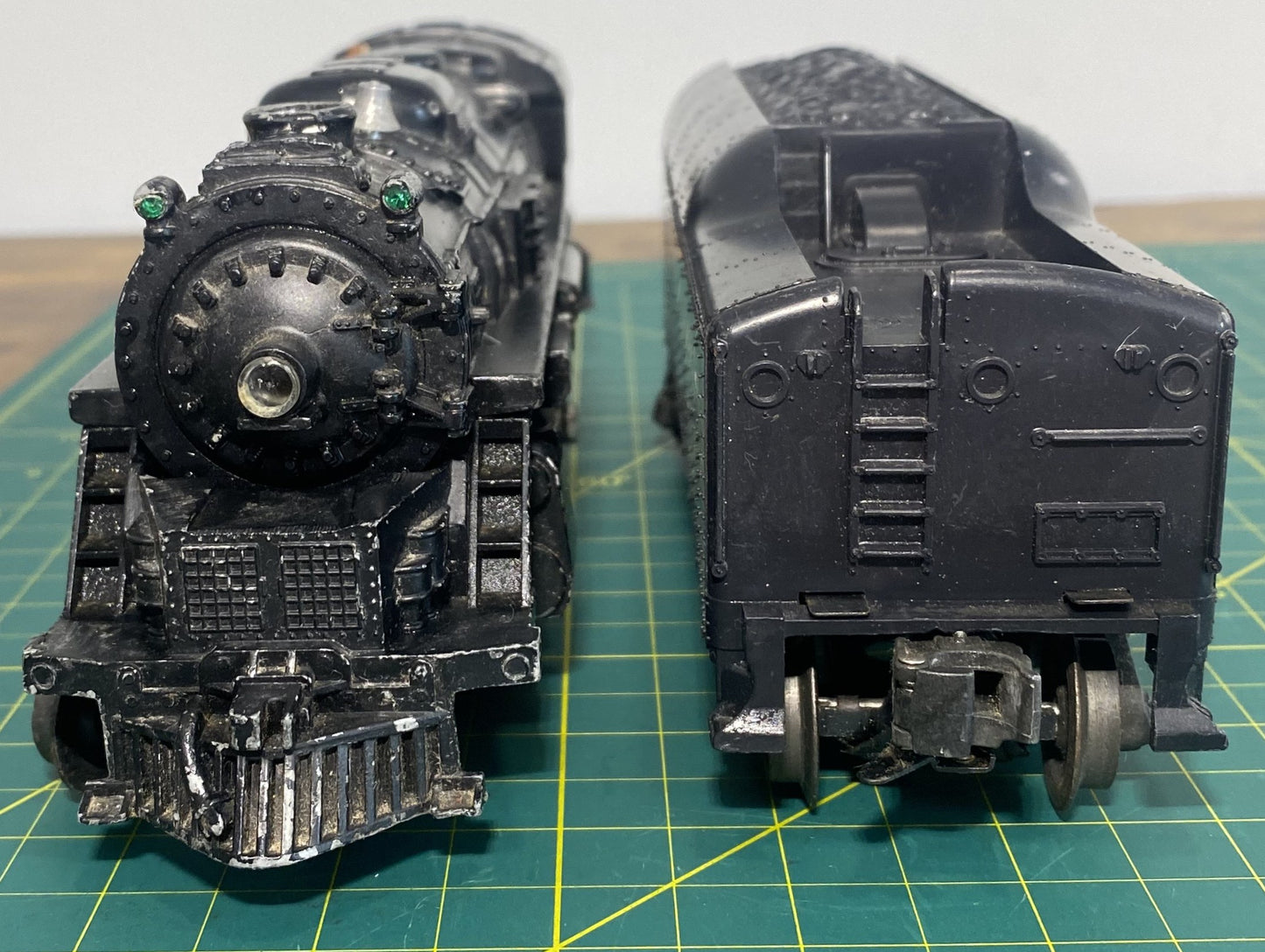 Lionel Post War Steam Locomotive and Tender #2037