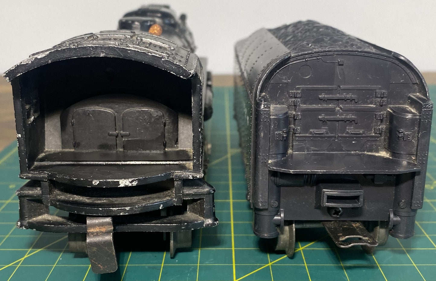 Lionel Post War Steam Locomotive and Tender #2037