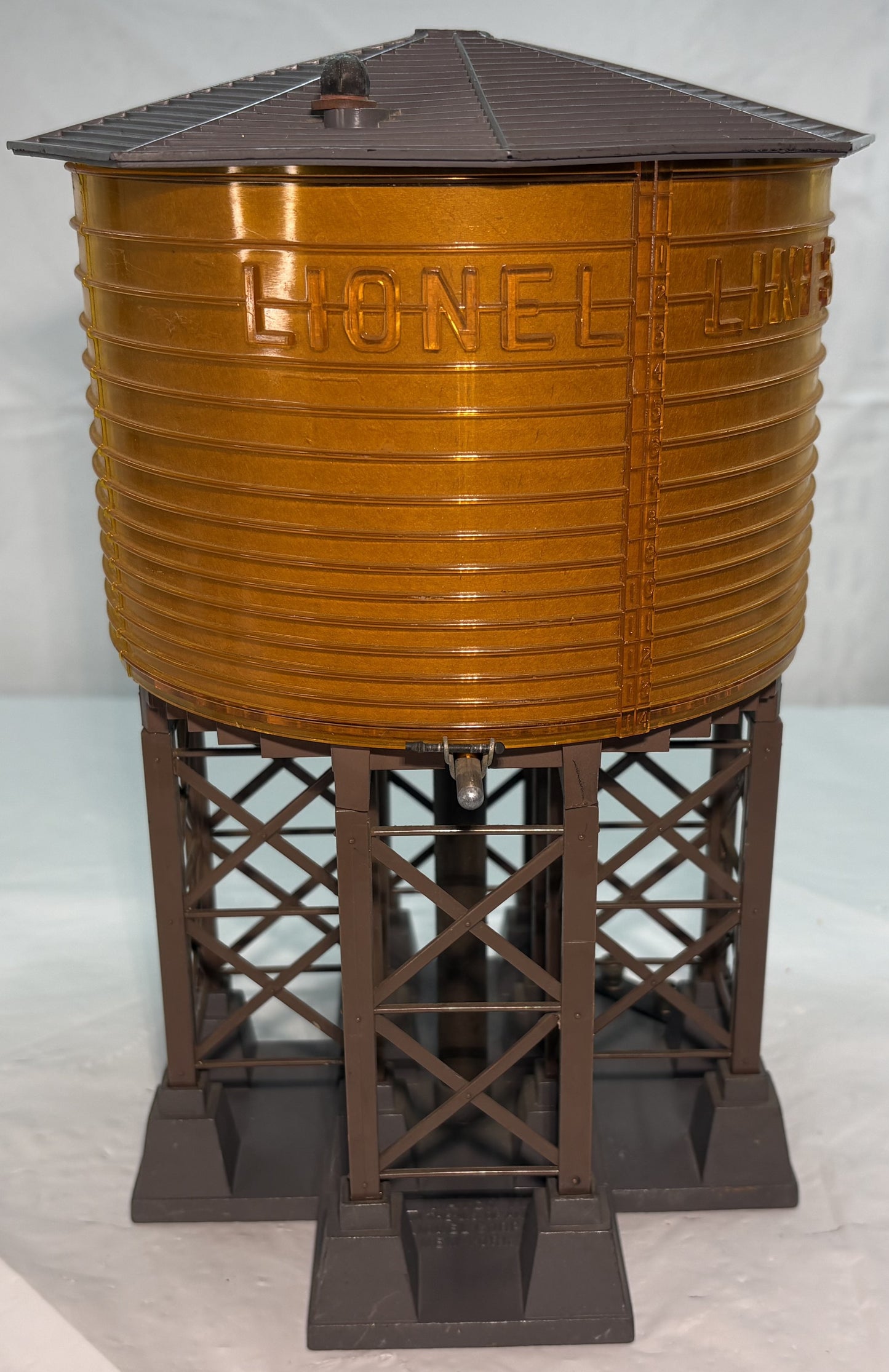 Lionel Post War 38 Pumping Water Tower