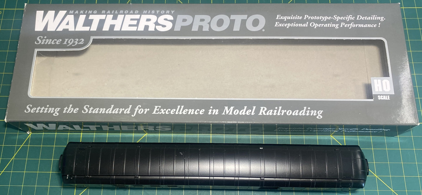 Walthers 920-17401 70' Heavyweight Railway Post Office Baggage Car Santa Fe Green
