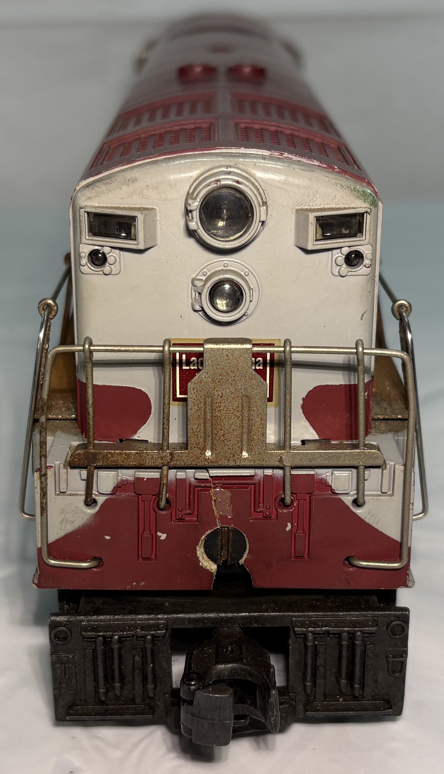 Lionel Post War 2321 Lackawanna FM Train Master Diesel Maroon Roof