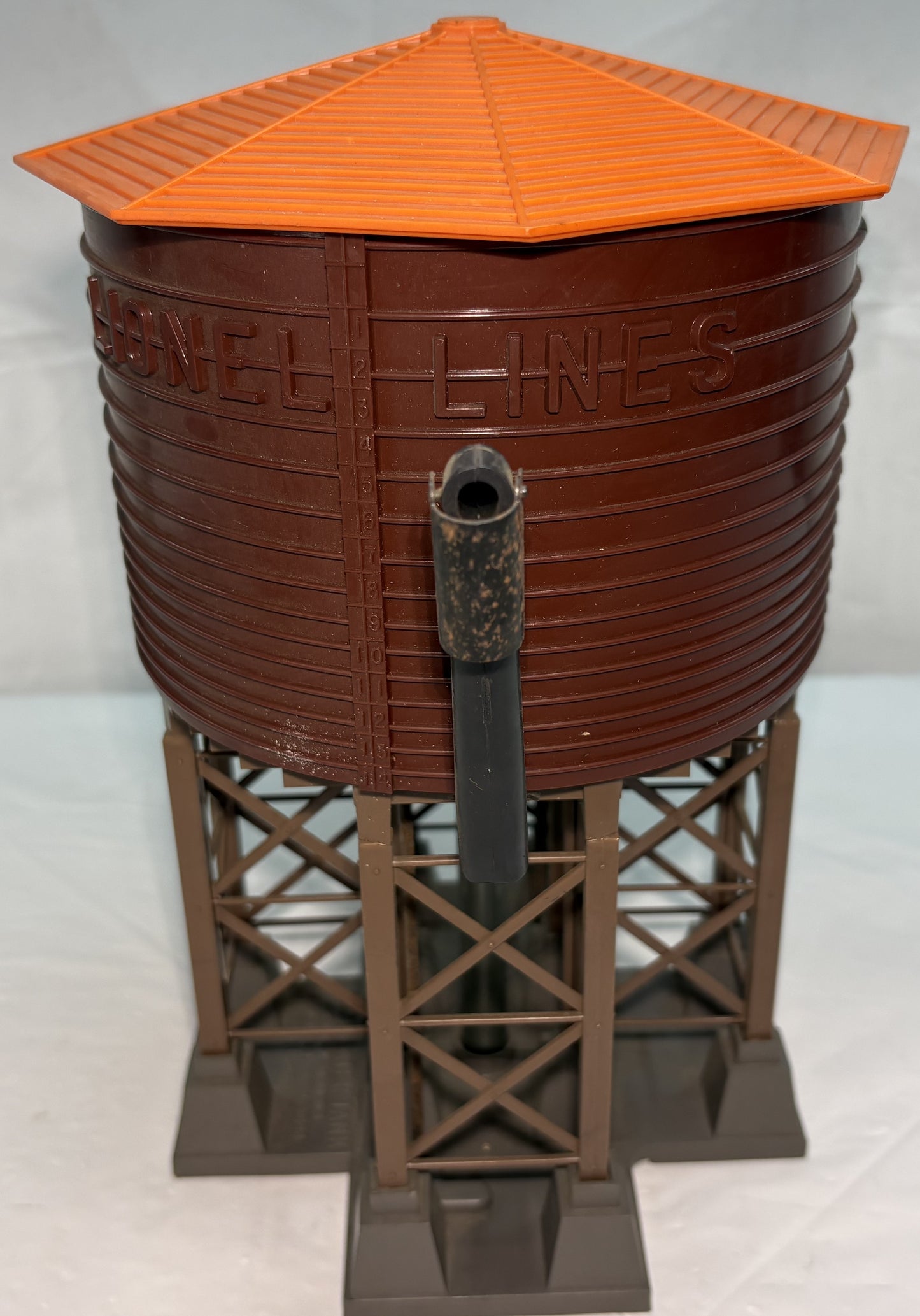 Lionel Post War 138 Operating Water Tower