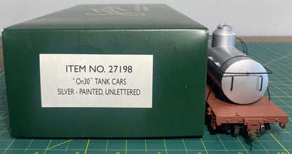 Bachmann Spectrum 27198 On30 Scale Painted & Unlettered Silver Tank Car