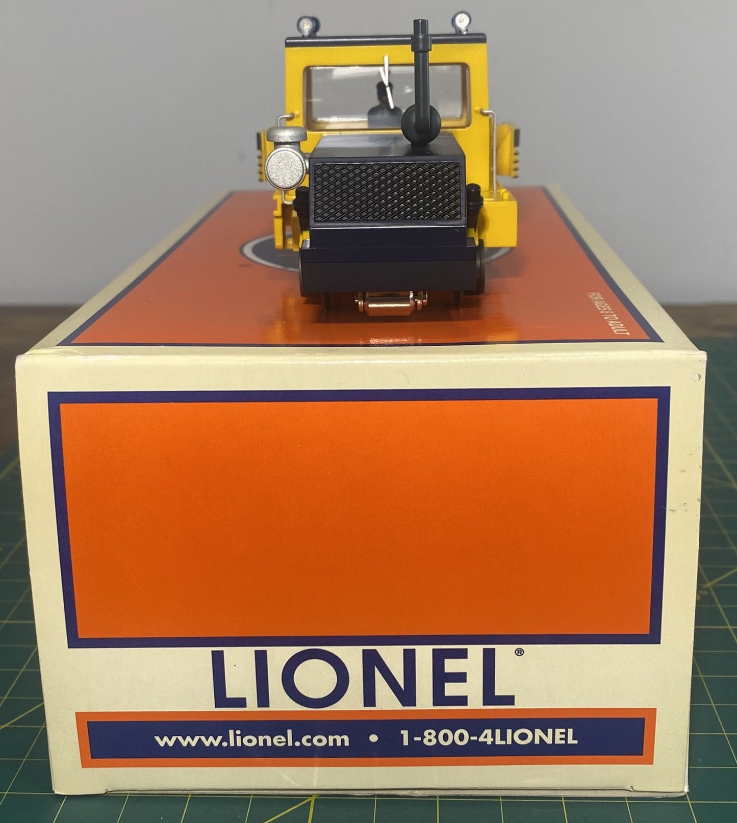 Lionel 18483 Chesapeake and Ohio Ballast Tamper #48