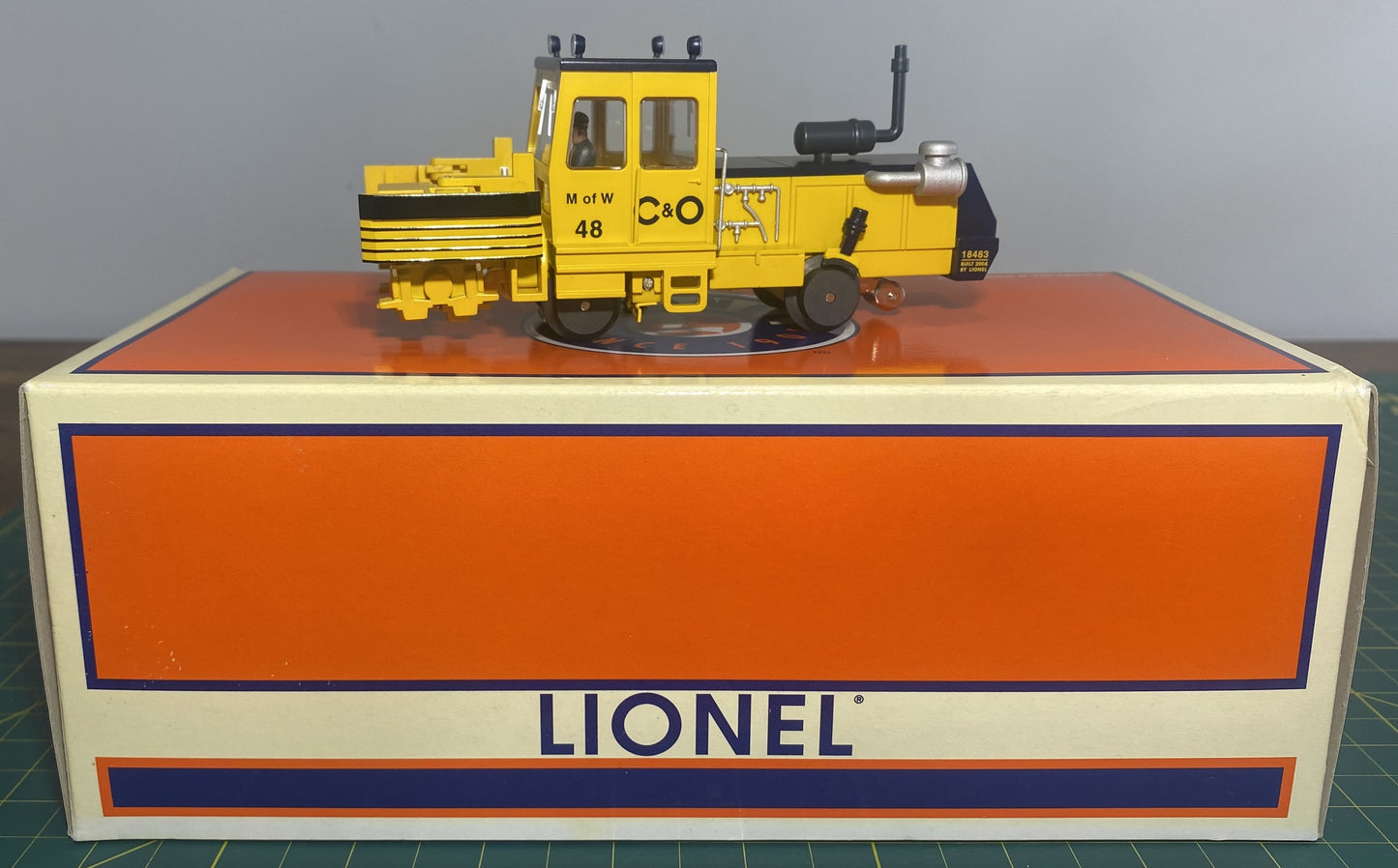 Lionel 18483 Chesapeake and Ohio Ballast Tamper #48