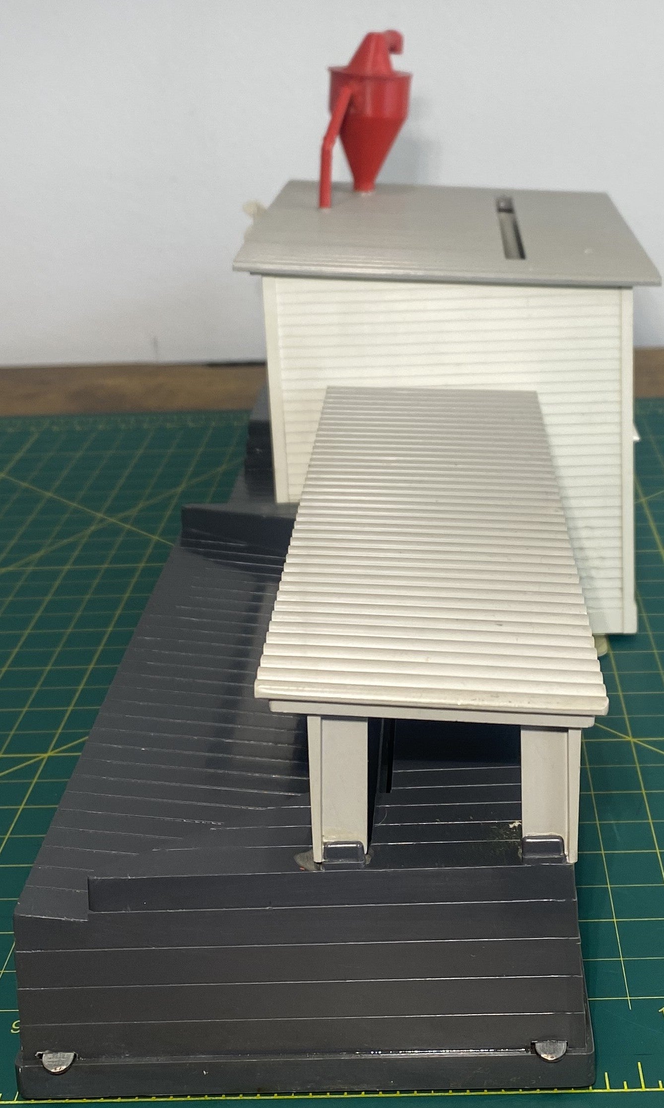 Lionel 464 Lumber Mill Post War