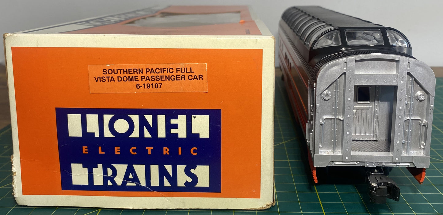 Lionel 6-19107 Southern Pacific Full Vista Dome Passenger Car