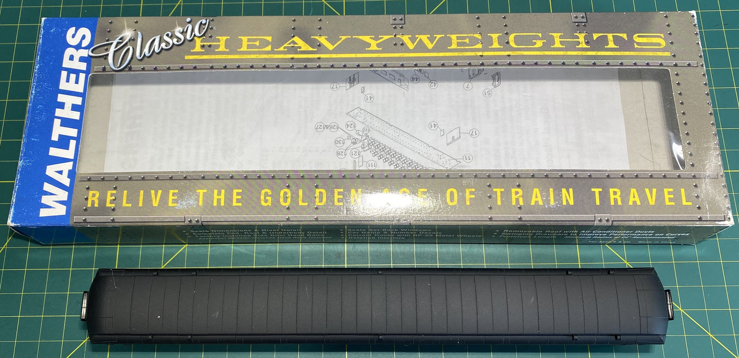 Walthers Santa Fe 932 10102 Style Heavyweight 70' Coach Pullman Green w/black Roof