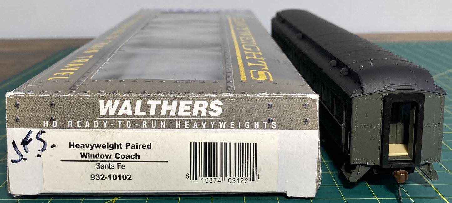 Walthers Santa Fe 932 10102 Style Heavyweight 70' Coach Pullman Green w/black Roof