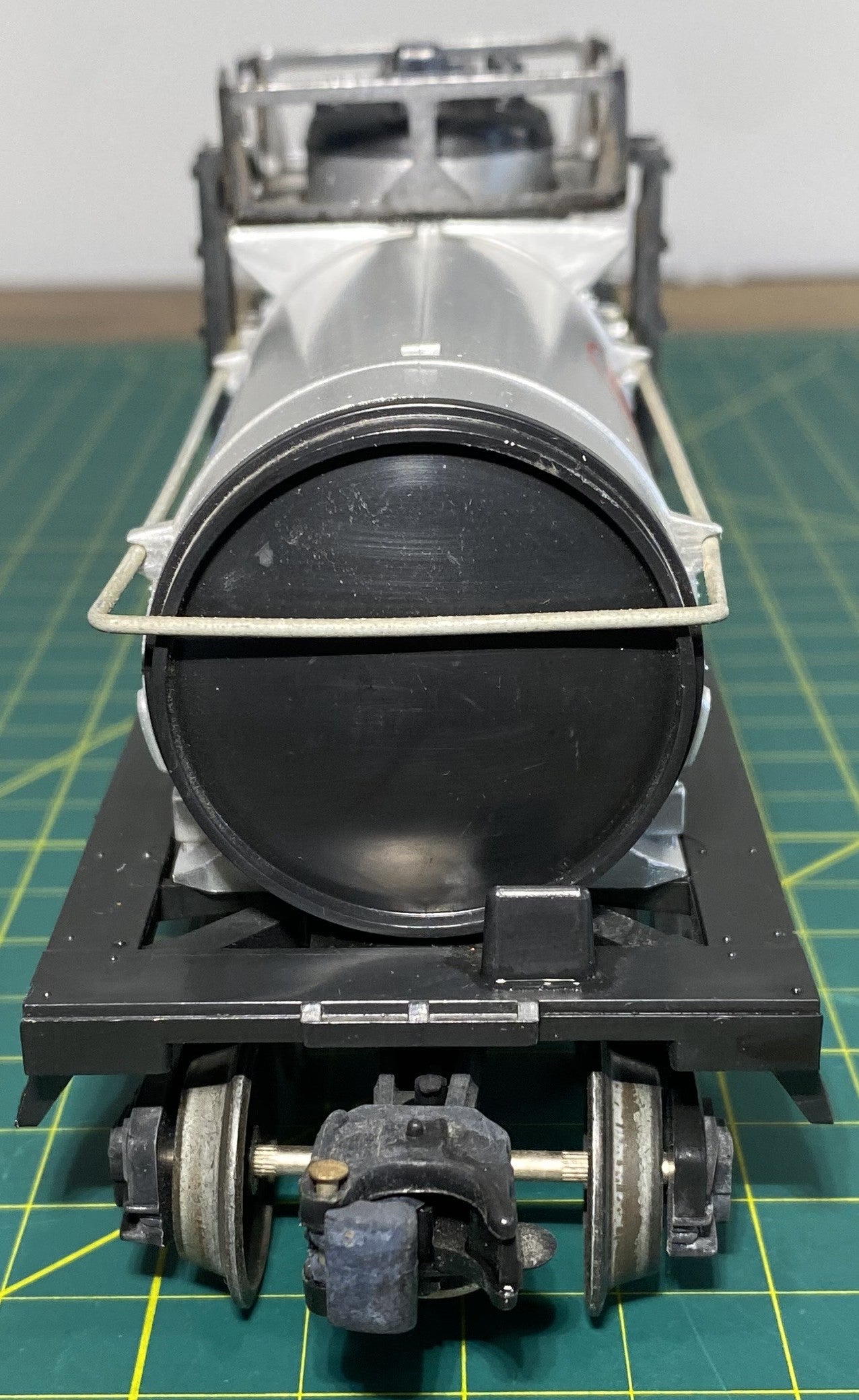 Lionel 6- 9334 Humble Oil Single Dome Tank Car
