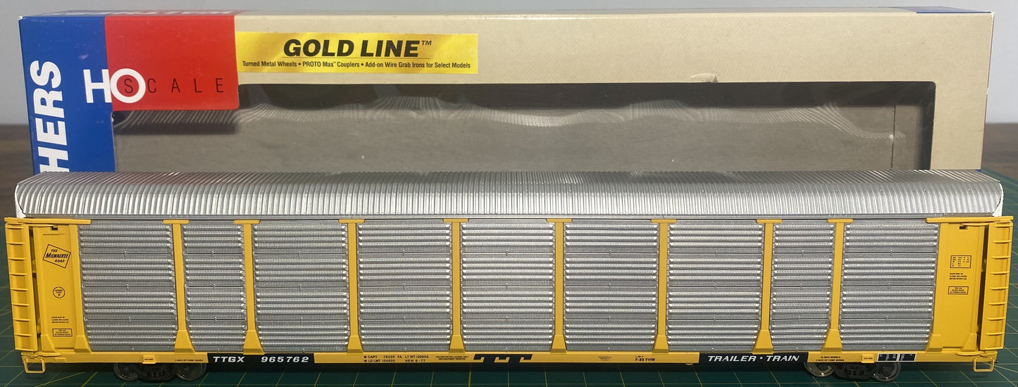 Walthers 932-40105 Gold Line Bi-Level Auto Carrier Milwaukee Road
