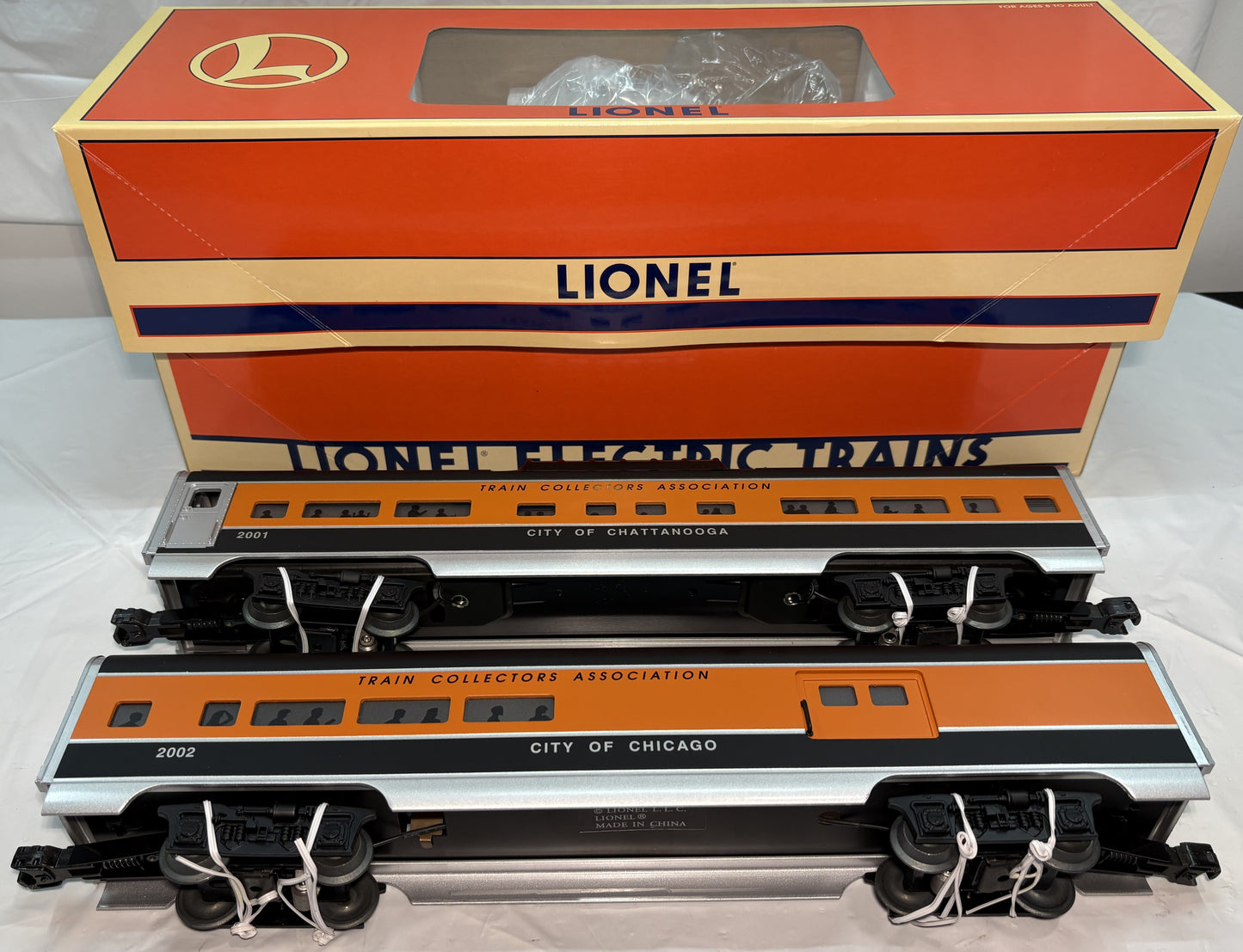 Lionel 6-52250 (2002) & 6-52220 (2001) TCA Aluminum Combination & Dome Passenger Cars