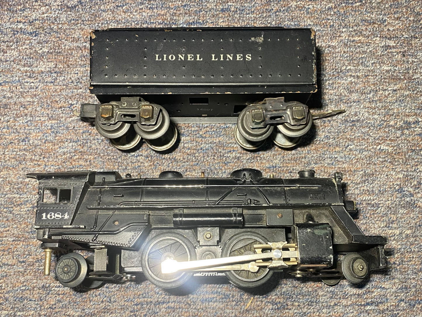 Lionel Pre War #1684  Steam Locomotive and Tender 1689T