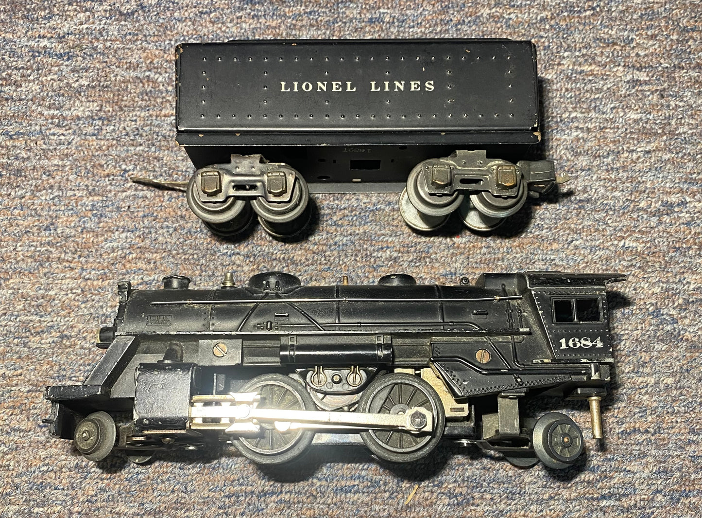 Lionel Pre War #1684  Steam Locomotive and Tender 1689T