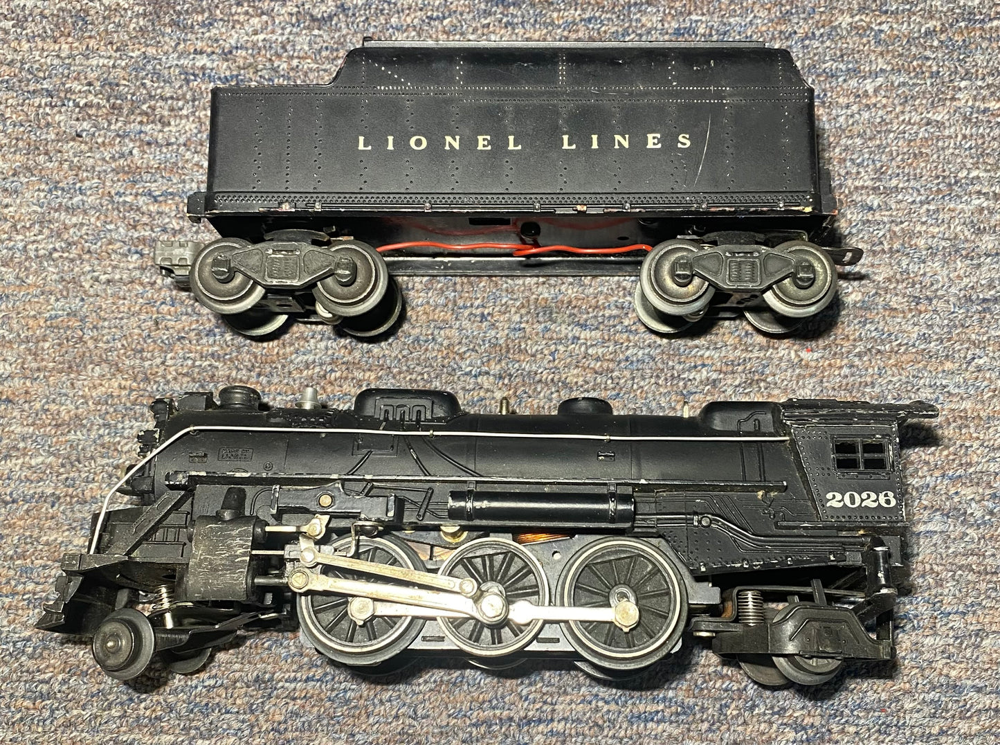 Lionel Post War #2026 Steam Locomotive and Tender #6466W