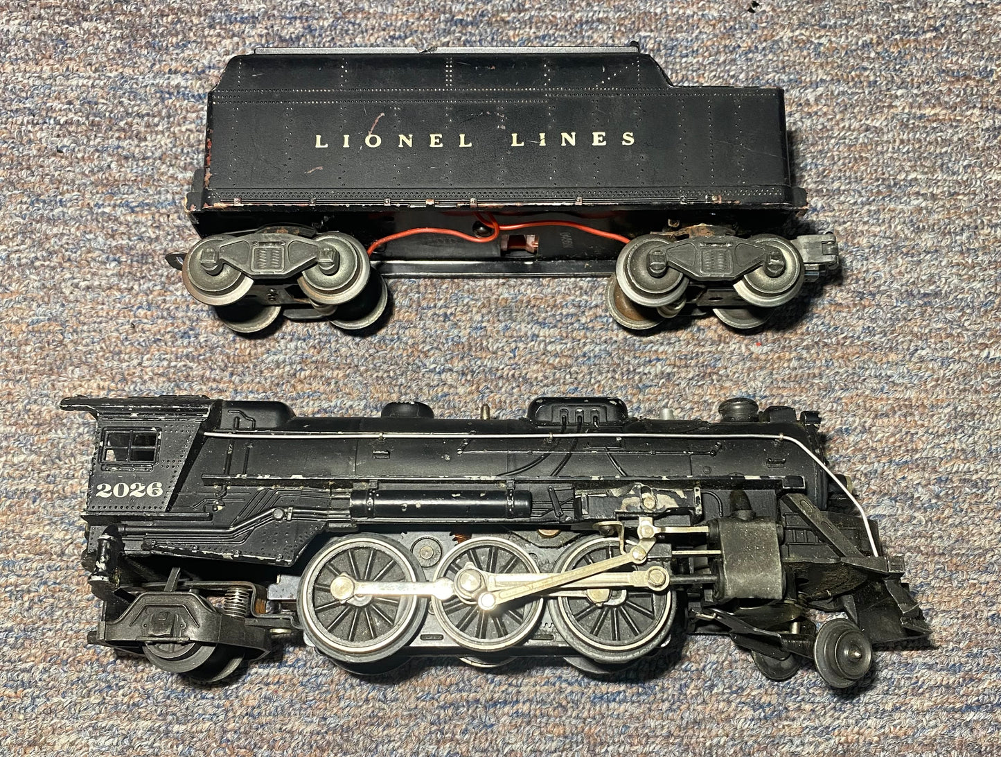 Lionel Post War #2026 Steam Locomotive and Tender #6466W