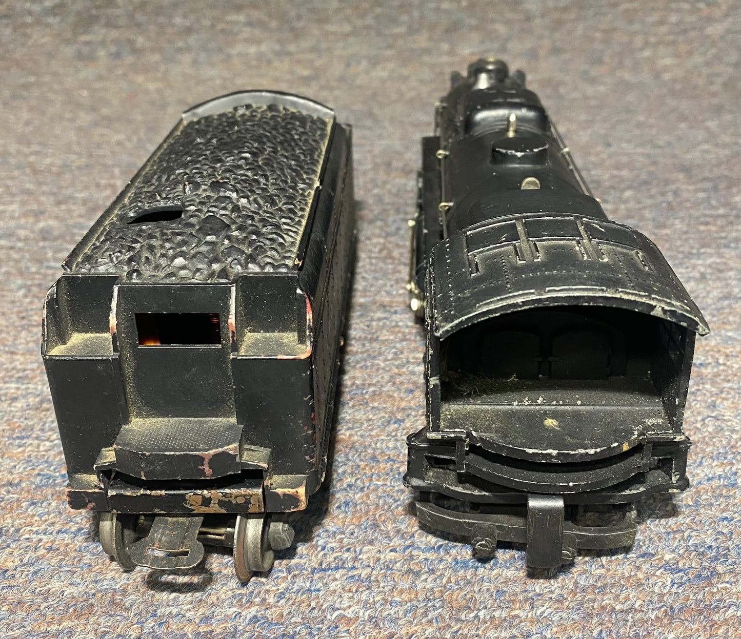 Lionel Post War #2026 Steam Locomotive and Tender #6466W