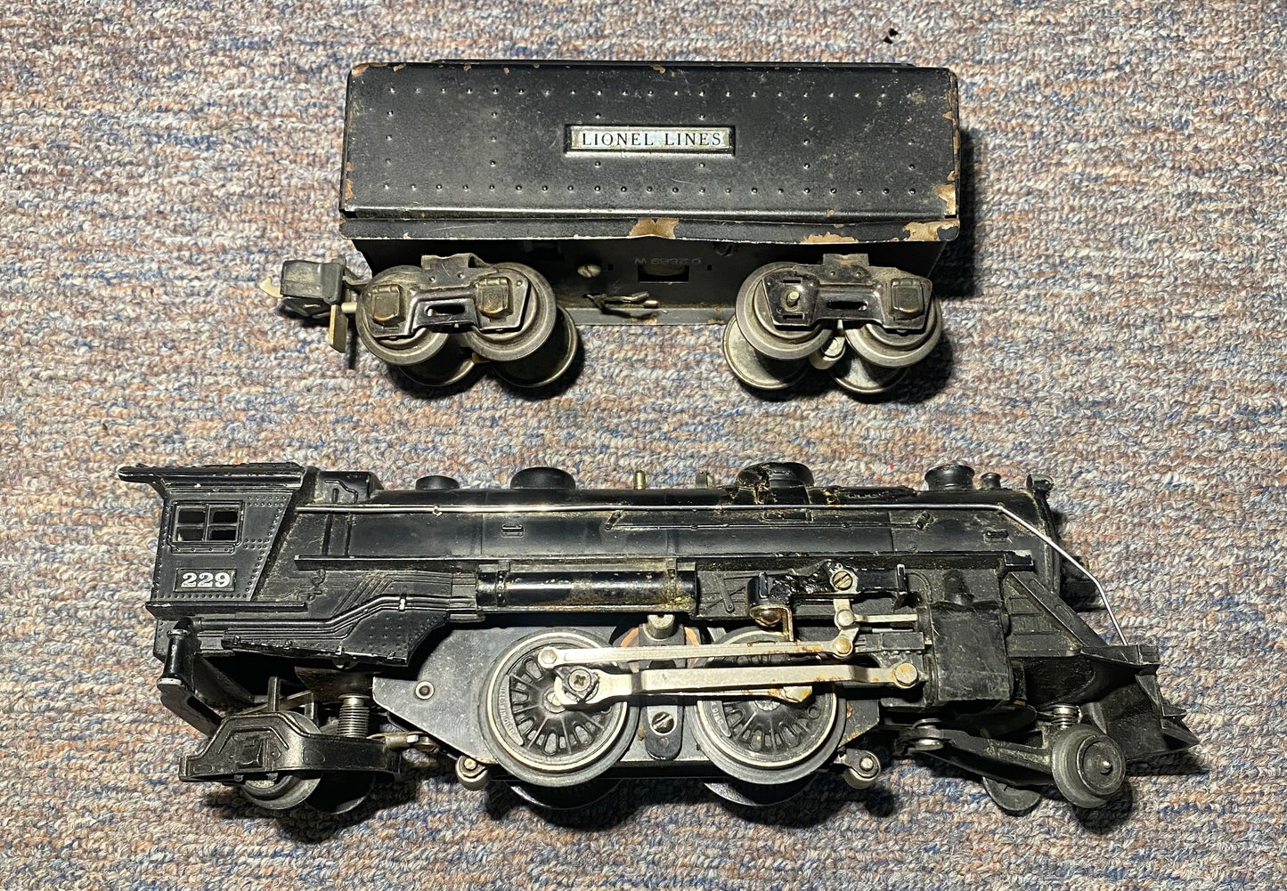 Lionel Pre War #229 Steam Locomotive  and Tender 2689W