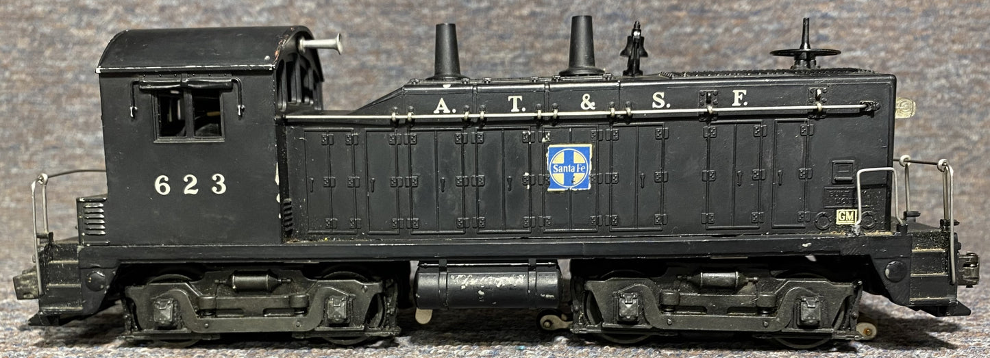 Lionel Post War #623 Santa Fe NW2 Switcher