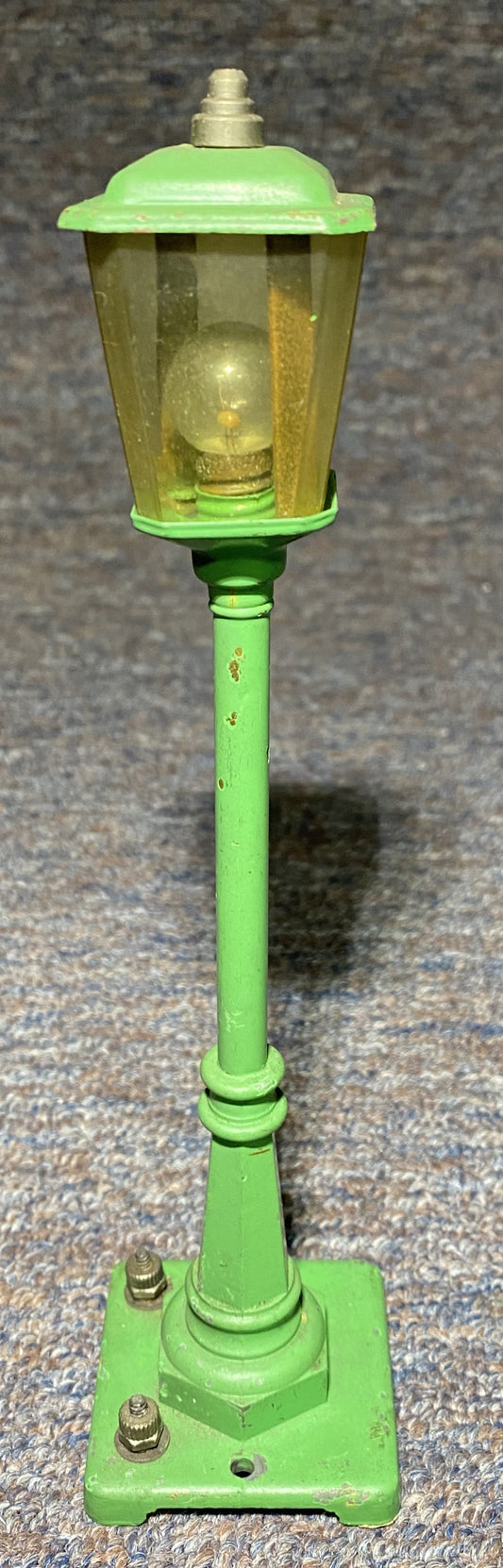 Lionel Pre War #56 Pea Green Lamp Post