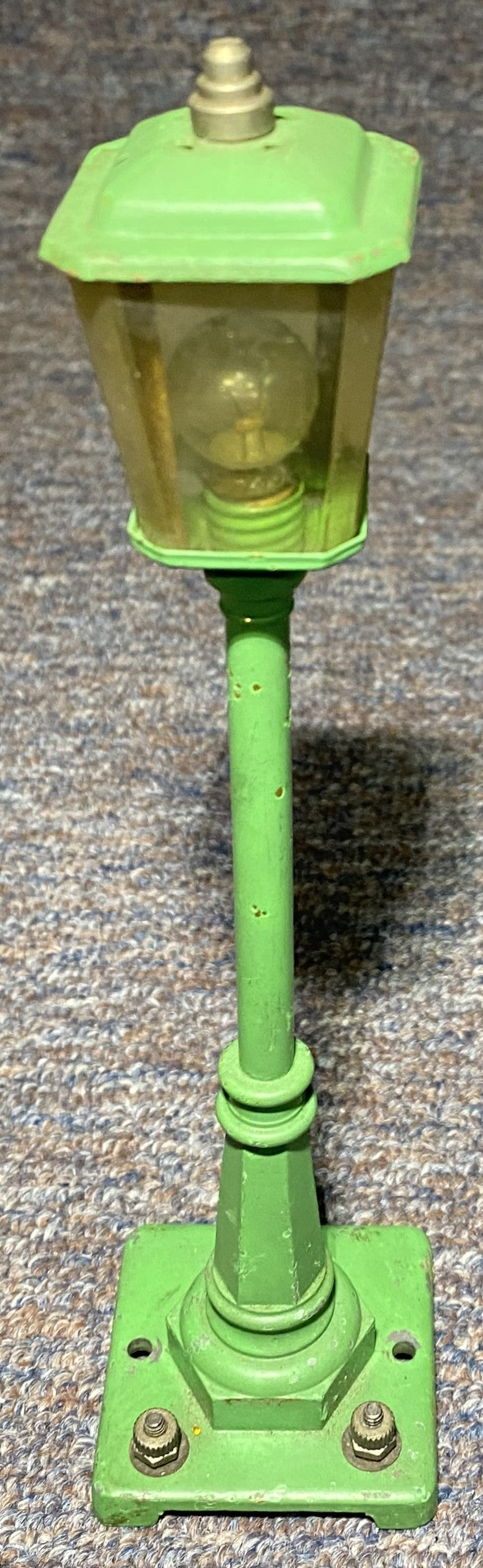 Lionel Pre War #56 Pea Green Lamp Post