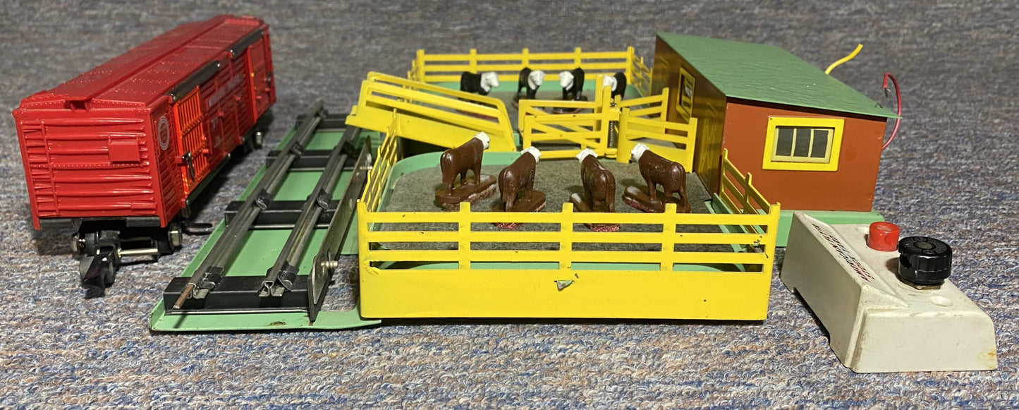 American Flyer #K771 Operating Stockyard with Cattle Car