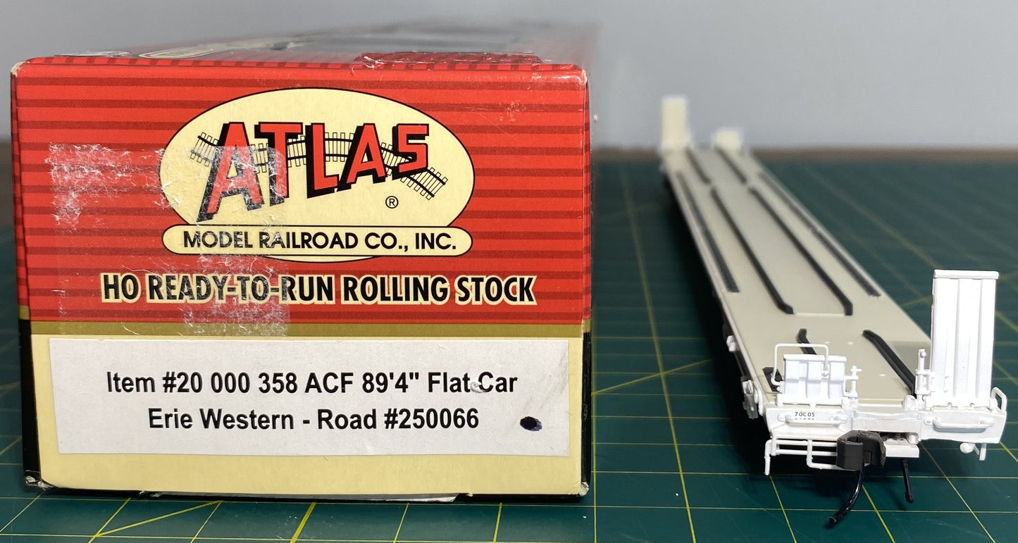 Atlas 20 000 358 ACF 89’4” Flat Car Erie Western – Road #250066
