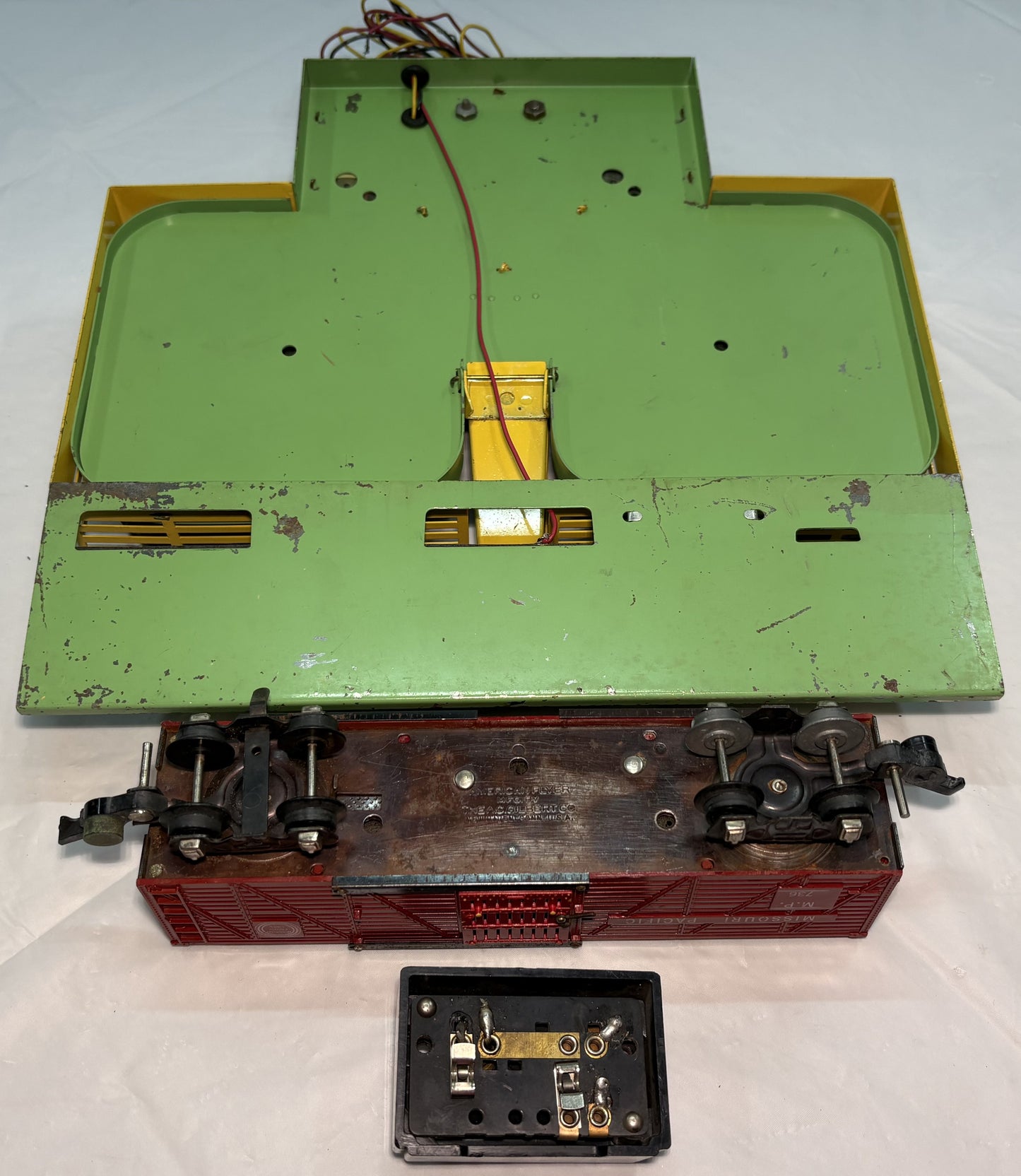 American Flyer 771 Operating Stock Yard & Car 736